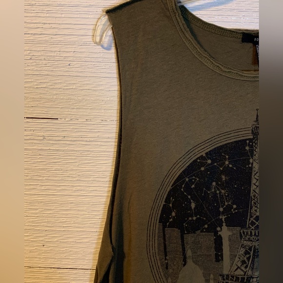 Sleeveless Tee by Forever 21.  Size Medium. - Picture 4 of 8